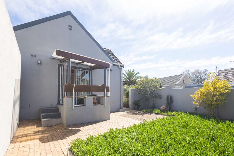 2 Bedroom Property for Sale in Protea Village Western Cape